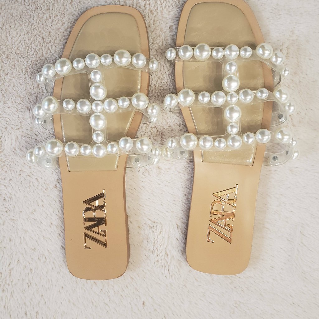 ★ZARA★ FLAT STUDDED SLIDER SANDALS ZARA FLAT VINYL SLIDER SANDALS WITH RHINESTONES CLEAR SIZE 6